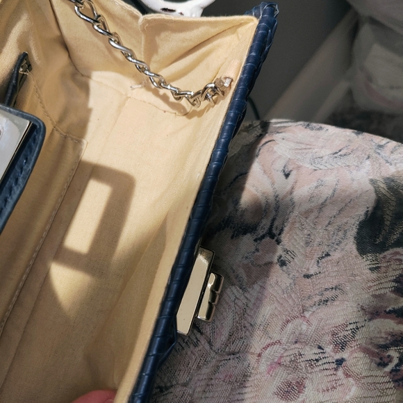 Clutch - Picture 5 of 7